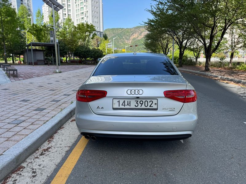2013 Audi A4 2.0 TDI Quattro Dynamic B8 photo 8