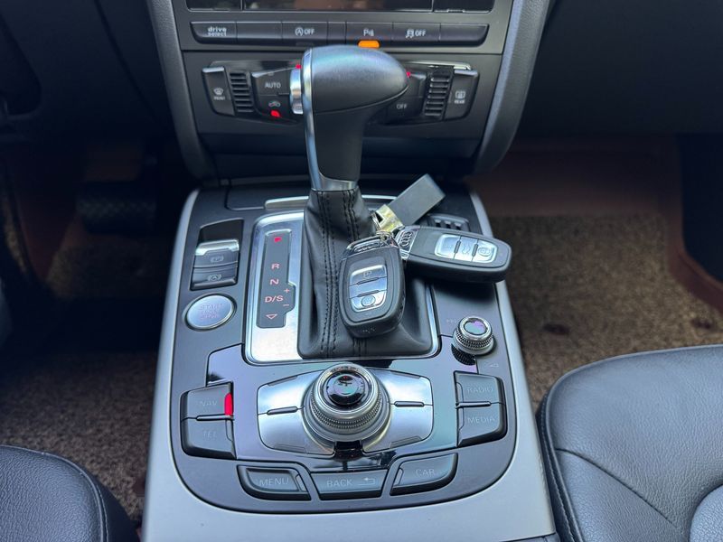 2013 Audi A4 2.0 TDI Quattro Dynamic B8 photo 17