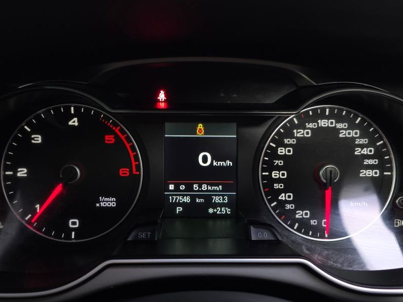 2014 Audi A4 2.0 TDI Quattro Dynamic B8 photo 8