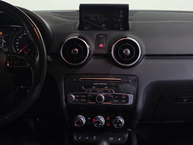 2015 Audi A1 30 TDI Sport photo 11