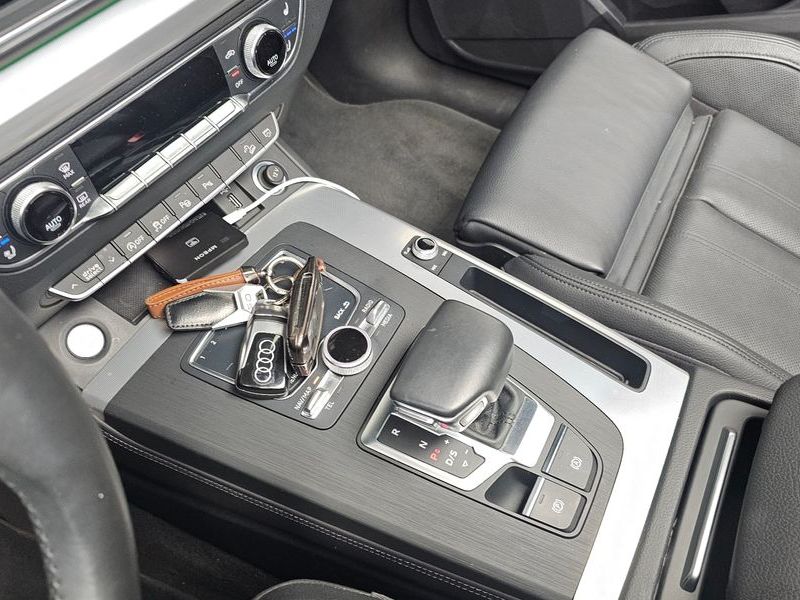 2020 Audi Q5 50 TDI Quattro Premium photo 9