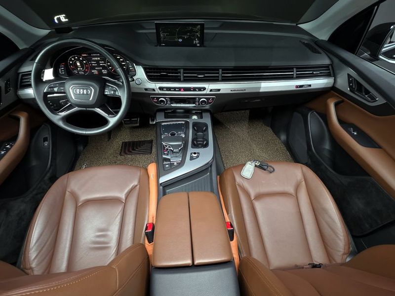 2019 Audi Q7 45 TFSI Quattro photo 7