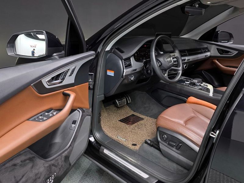 2019 Audi Q7 45 TFSI Quattro photo 10