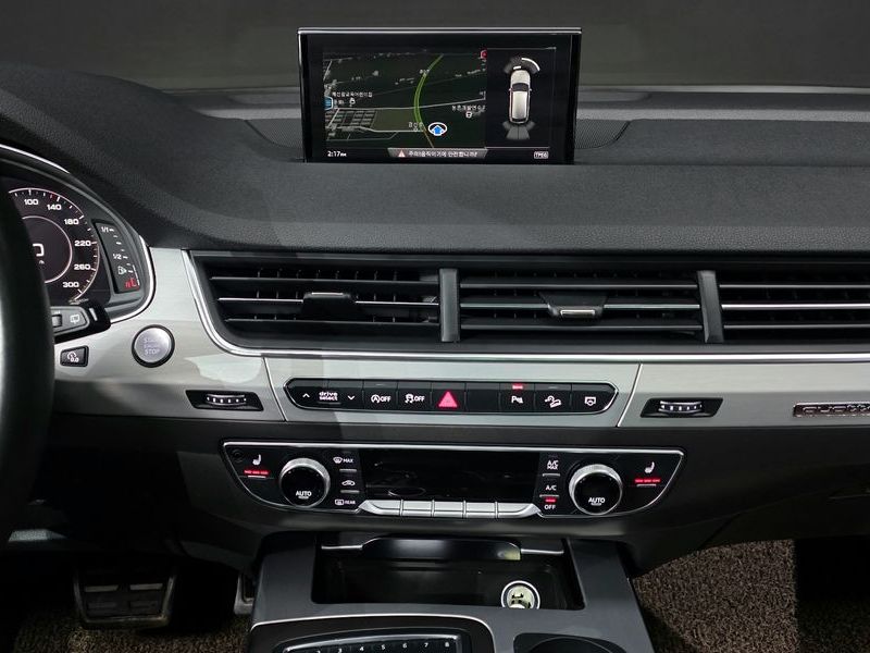 2019 Audi Q7 45 TFSI Quattro photo 13