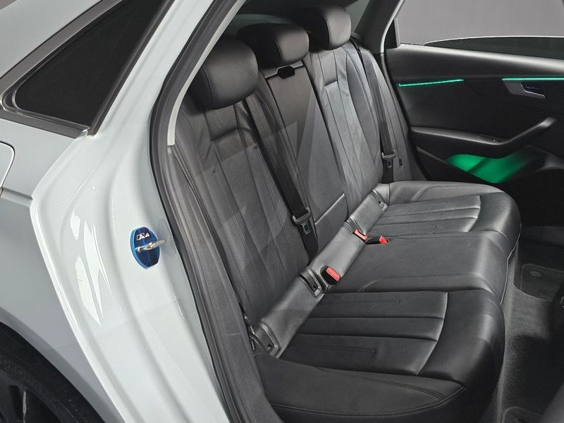 2016 Audi A4 45 TFSI Premium photo 12