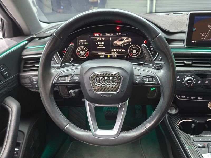 2016 Audi A4 45 TFSI Premium photo 13