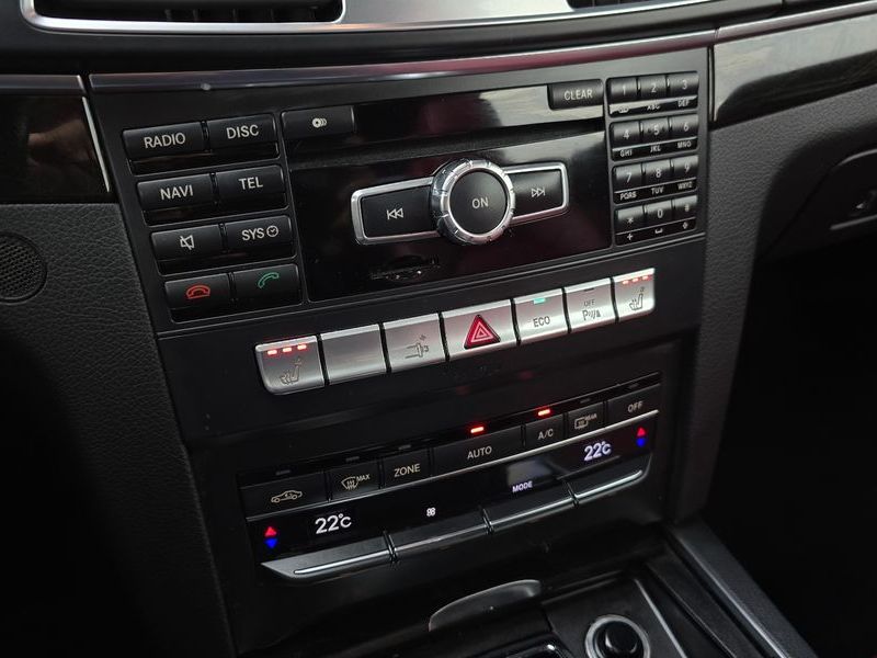 2014 Mercedes-Benz E-Class E200 Coupe photo 17