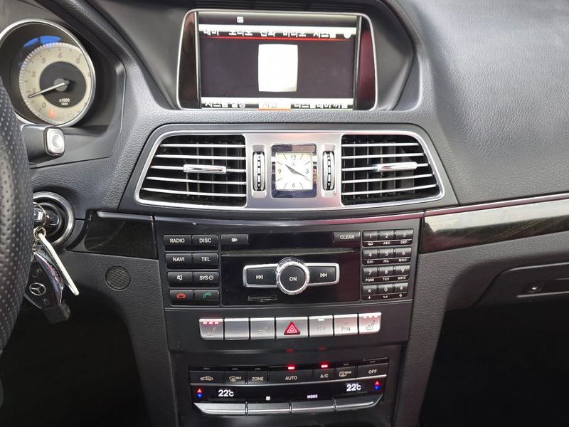 2014 Mercedes-Benz E-Class E200 Coupe photo 18