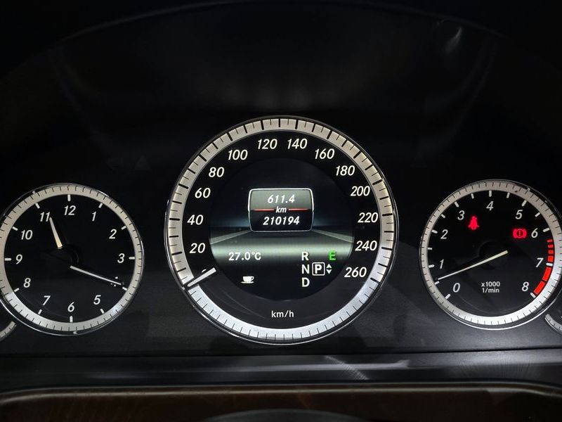 2013 Mercedes-Benz E-Class E300 Elegance photo 8