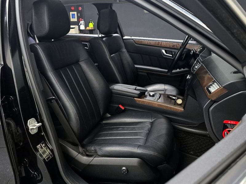 2013 Mercedes-Benz E-Class E300 Elegance photo 10