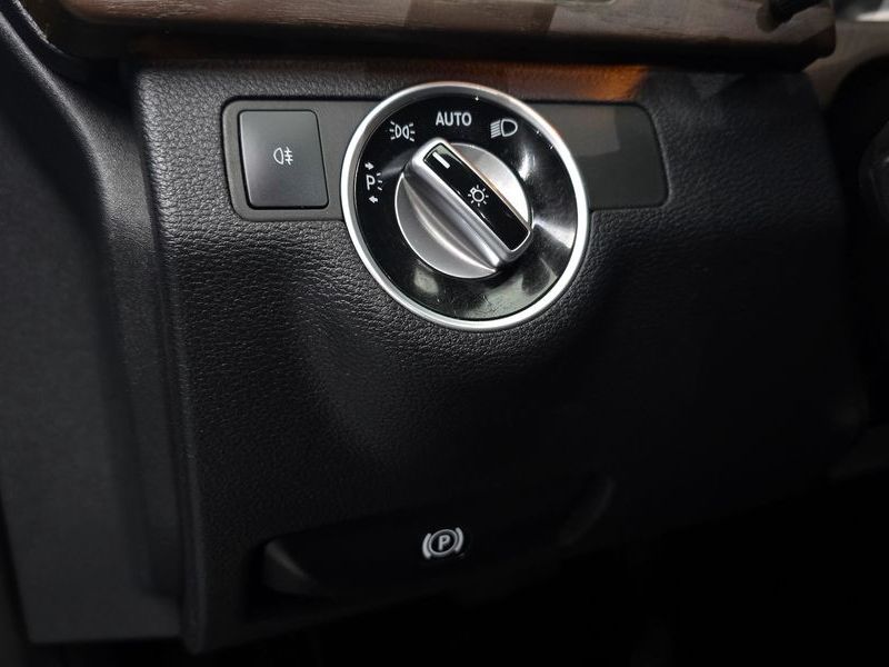 2013 Mercedes-Benz E-Class E300 Elegance photo 14