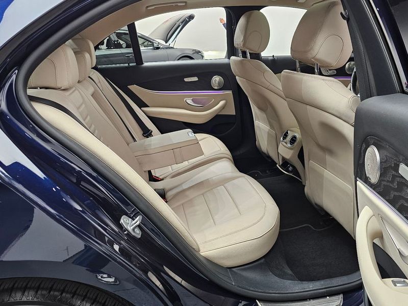 2017 Mercedes-Benz E-Class E220d Avantgarde photo 12