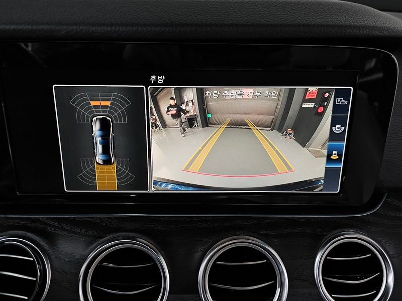 2017 Mercedes-Benz E-Class E220d Avantgarde photo 15