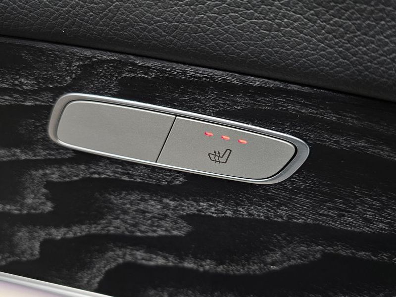 2017 Mercedes-Benz E-Class E220d Avantgarde photo 18