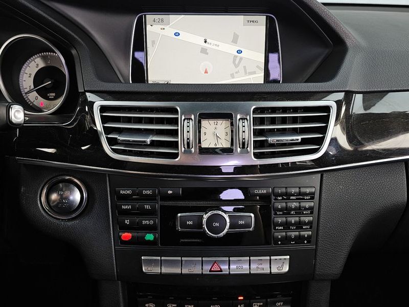 2014 Mercedes-Benz E-Class E300 Avangard photo 14