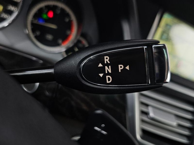 2012 Mercedes-Benz E-Class E220 CDI Avantgarde photo 9
