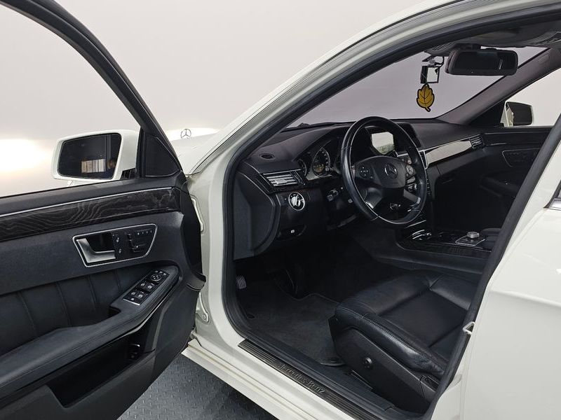 2012 Mercedes-Benz E-Class E220 CDI Avantgarde photo 10