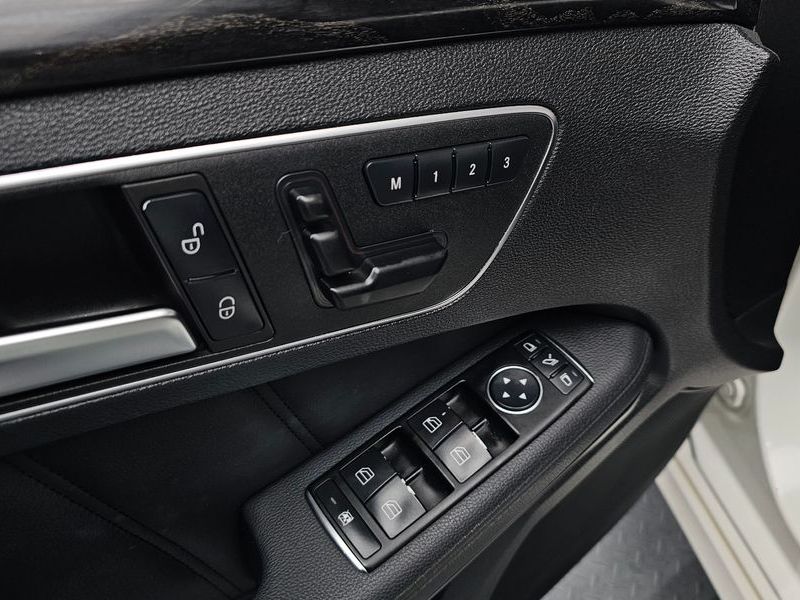 2012 Mercedes-Benz E-Class E220 CDI Avantgarde photo 16