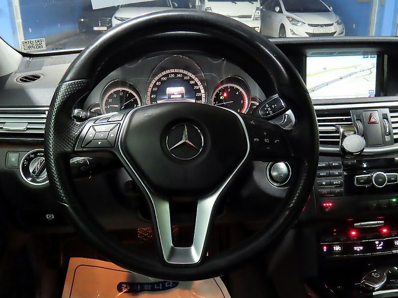 2013 Mercedes-Benz E-Class E220 CDI Avantgarde photo 10