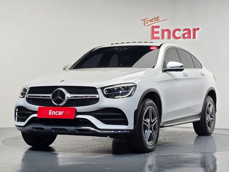 2022 Mercedes-Benz C-Class GLC300e 4MATIC Coupe photo 1
