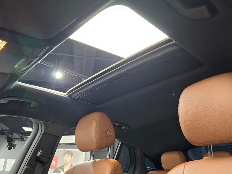 2022 Mercedes-Benz C-Class GLC300e 4MATIC Coupe photo 19
