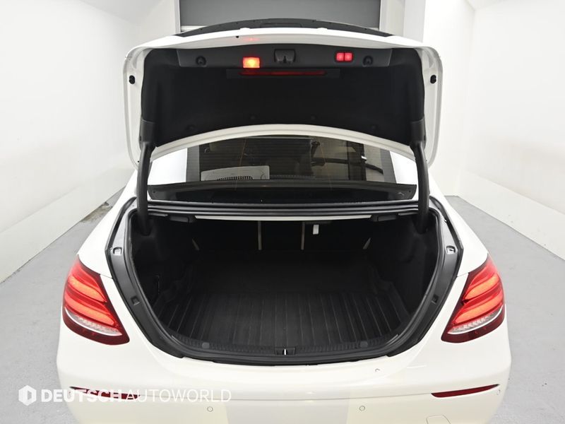2017 Mercedes-Benz E-Class E300 Avantgarde photo 19