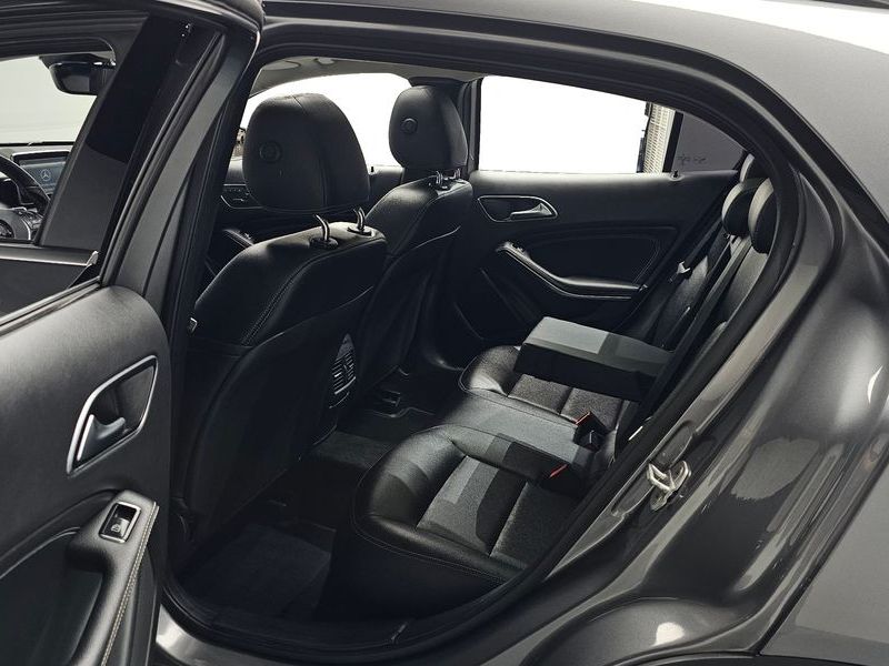 2015 Mercedes-Benz A-Class GLA200 CDI 4MATIC photo 12