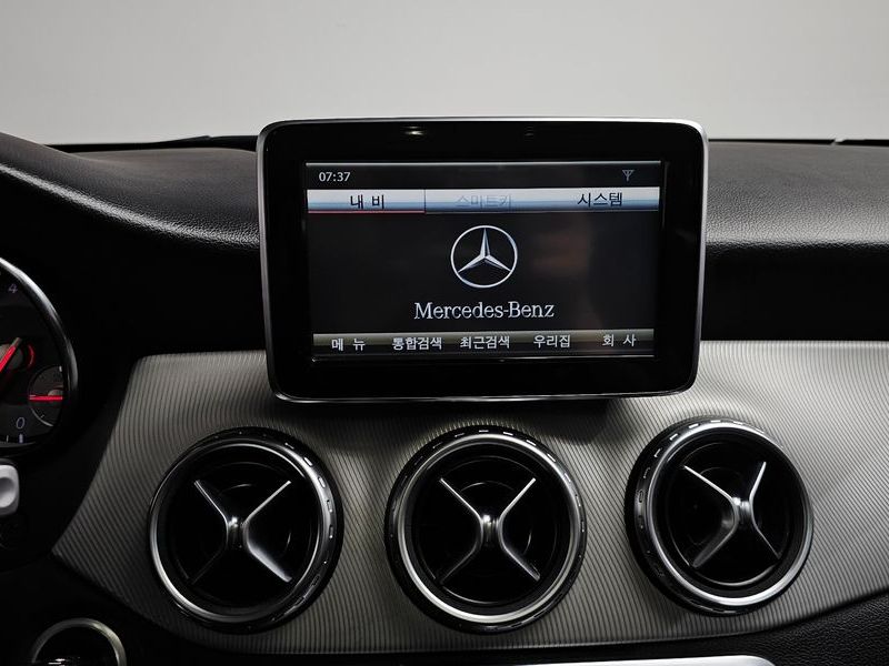 2015 Mercedes-Benz A-Class GLA200 CDI 4MATIC photo 14
