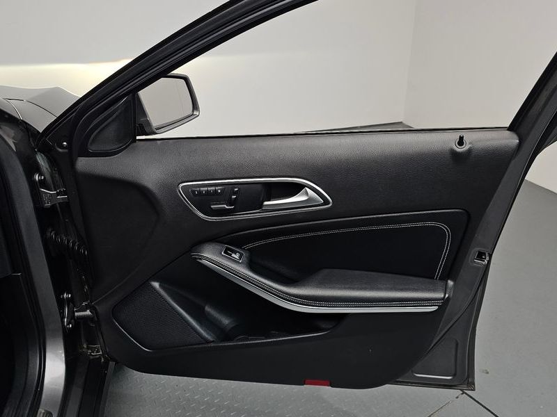 2015 Mercedes-Benz A-Class GLA200 CDI 4MATIC photo 24