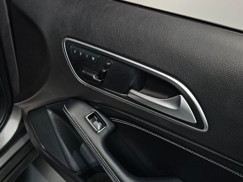 2015 Mercedes-Benz A-Class GLA200 CDI 4MATIC photo 28