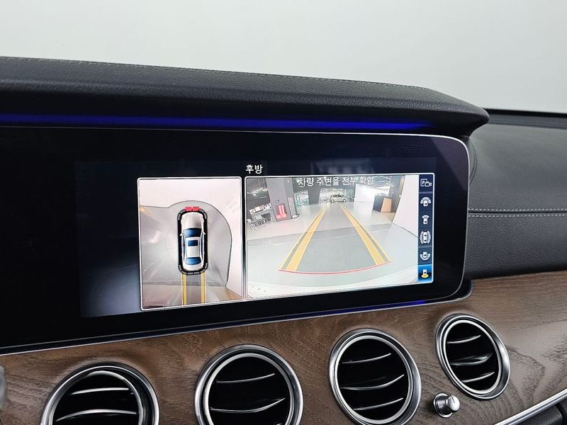 2018 Mercedes-Benz E-Class E300 4MATIC Exclusive photo 17