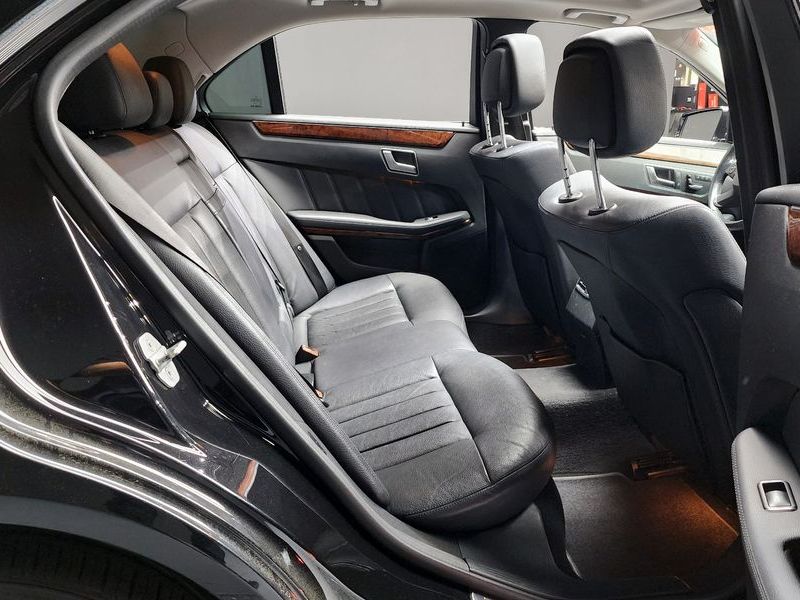 2012 Mercedes-Benz E-Class E300 Elegance photo 11