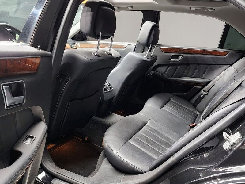 2012 Mercedes-Benz E-Class E300 Elegance photo 12