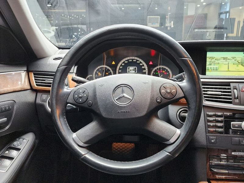 2012 Mercedes-Benz E-Class E300 Elegance photo 14