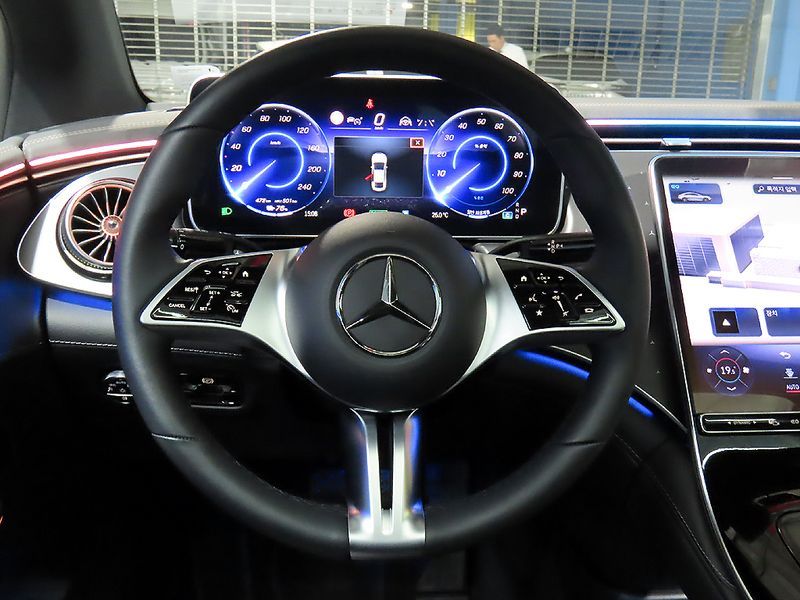 2024 Mercedes-Benz EQE V295 EQE350+ photo 8