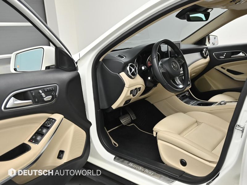 2018 Mercedes-Benz A-Class GLA220 Premium photo 8