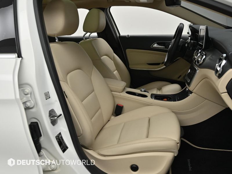 2018 Mercedes-Benz A-Class GLA220 Premium photo 9