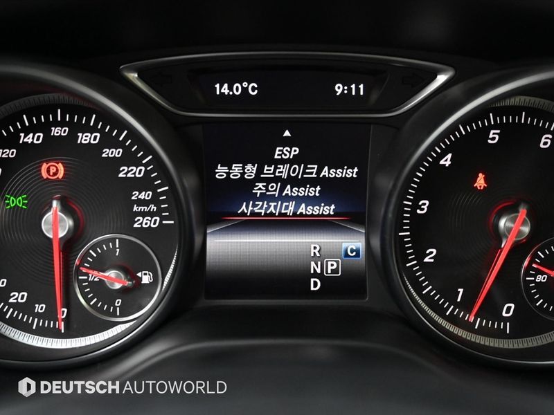 2018 Mercedes-Benz A-Class GLA220 Premium photo 12