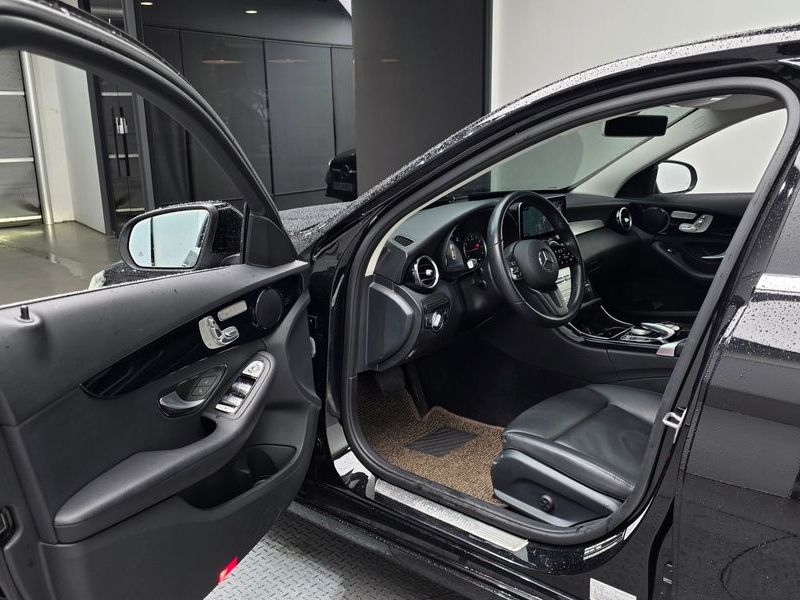 2019 Mercedes-Benz C-Class C200 photo 11