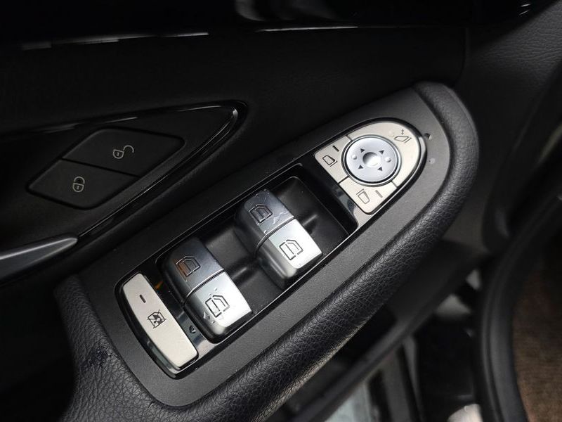 2019 Mercedes-Benz C-Class C200 photo 18