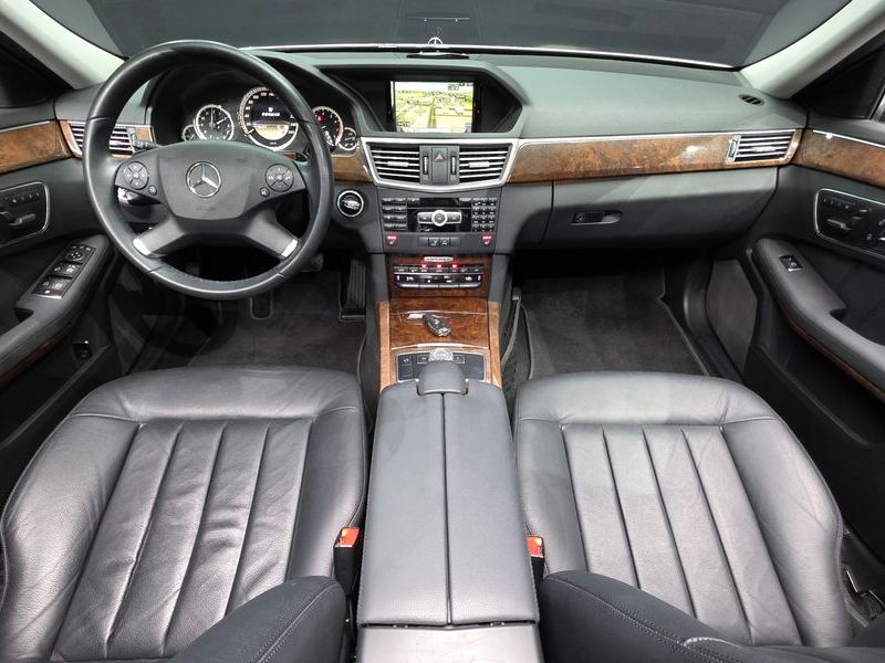 2012 Mercedes-Benz E-Class E300 Elegance photo 7
