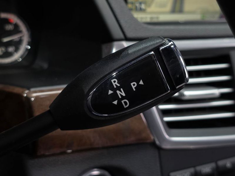 2012 Mercedes-Benz E-Class E300 Elegance photo 9