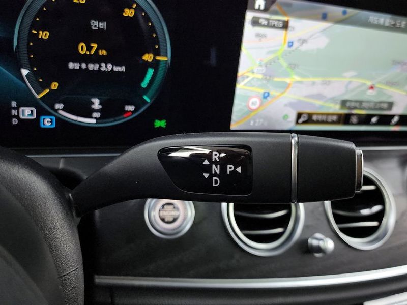 2022 Mercedes-Benz E-Class E250 Avantgarde photo 9