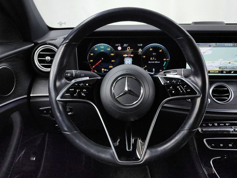 2022 Mercedes-Benz E-Class E250 Avantgarde photo 13