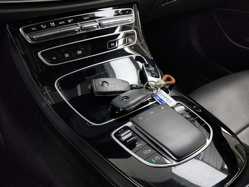 2022 Mercedes-Benz E-Class E250 Avantgarde photo 18
