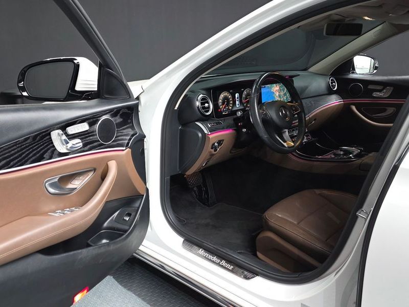 2017 Mercedes-Benz E-Class E300 4MATIC AV Intelligent Drive photo 10