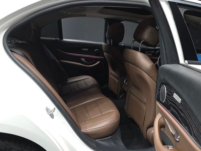 2017 Mercedes-Benz E-Class E300 4MATIC AV Intelligent Drive photo 12