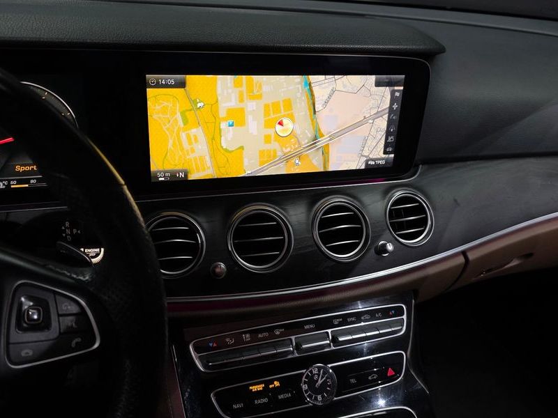 2017 Mercedes-Benz E-Class E300 4MATIC AV Intelligent Drive photo 14