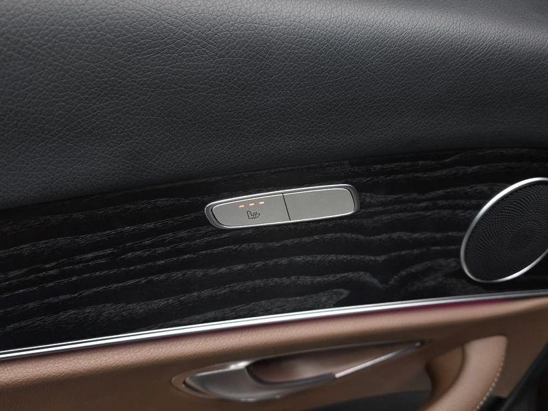 2017 Mercedes-Benz E-Class E300 4MATIC AV Intelligent Drive photo 18