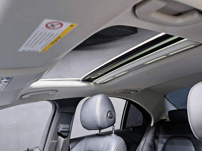 2015 Mercedes-Benz C-Class C200 photo 17